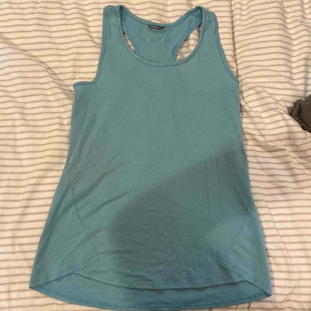 Oiselle flyout tank